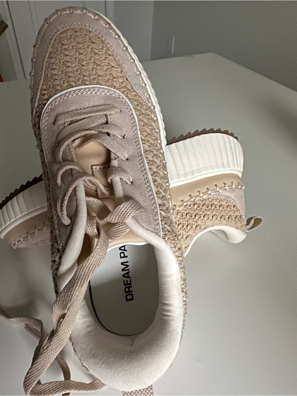 Dream Pairs Women’s Beige Crochet Platform Sneakers Lace-Up Size 6 Like New - Picture 11 of 15
